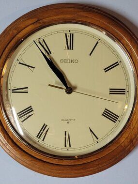 Seiko Quartz Wall Clock Wood Grain Round QXA101BC